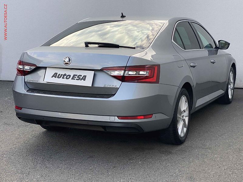 Škoda Superb (2015) 2.0TDi, Navi, bixen, kůže - fotka 4 z 18