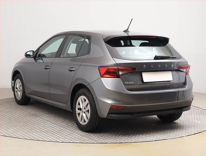Škoda Fabia (2022) Ambition 1.0 TSI, Serv.kniha - fotka 4 z 17