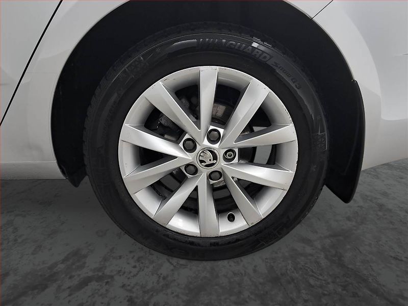 Škoda Octavia (2017) Style 1.6 TDI, Serv.kniha - fotka 15 z 16