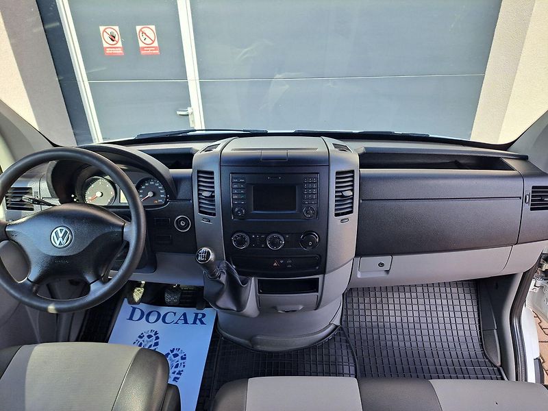 Volkswagen Crafter (2014) 2.0 TDI, 7 míst - fotka 18 z 31