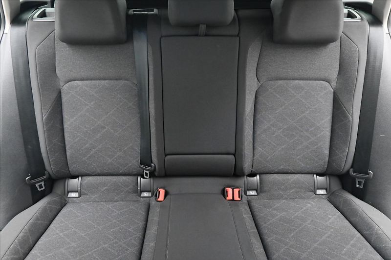 Volkswagen Golf 2,0 TDI 110 kW Life Záruka až - fotka 27 z 30