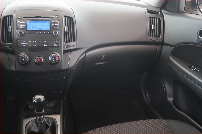 Hyundai i30 (2009) 1.4 CVVT, po STK, levný provoz - fotka 8 z 15