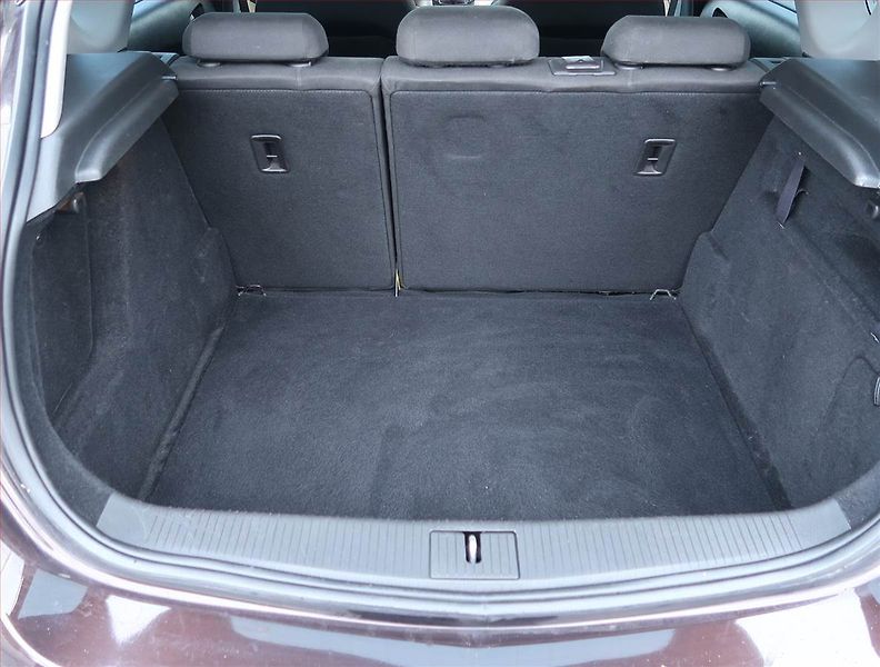 Opel Astra (2014) 1.6 CDTI, Serv.kniha, Tempomat - fotka 13 z 18
