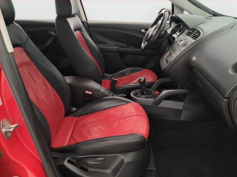 Seat Altea (2006) 2.0 TDI, po STK, Tažné - fotka 9 z 15