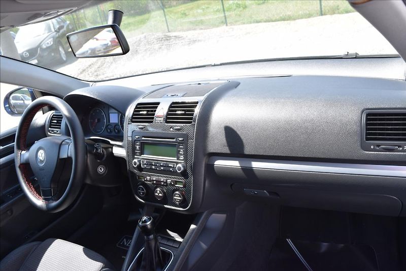 Volkswagen Jetta 1,9 TDI 77KW NOVÁ STK ALU - fotka 21 z 43