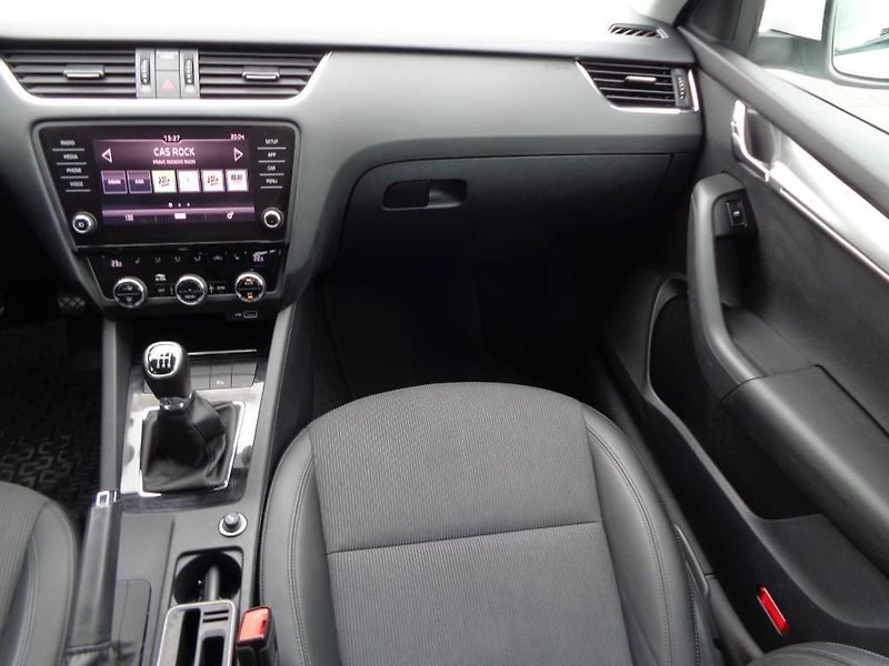 Škoda Octavia 1.5 TSI  STYLE  110 KW - fotka 16 z 30