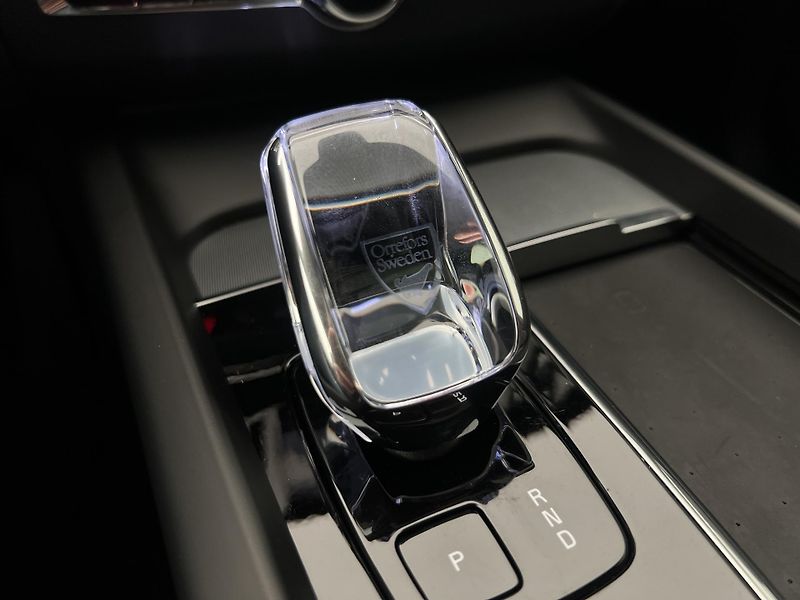 Volvo XC60 B5 AWD BLACK EDITION PLUS AUT - fotka 17 z 51