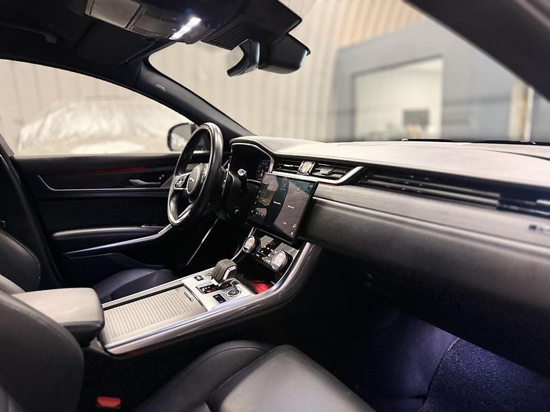 Jaguar XF (2021) 2.0d R-Dynamic, REZERVOVANO - fotka 46 z 56