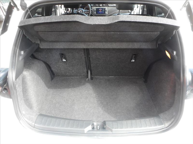 Nissan Micra 1,0 N - Sport BOSE - fotka 25 z 31