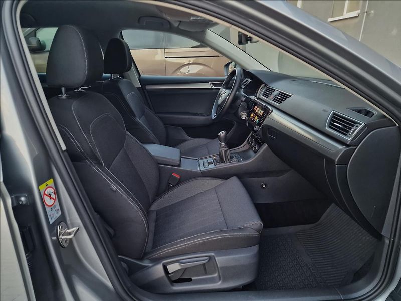 Škoda Superb 2.0TDI 110kW Style Combi,1Maj - fotka 14 z 49