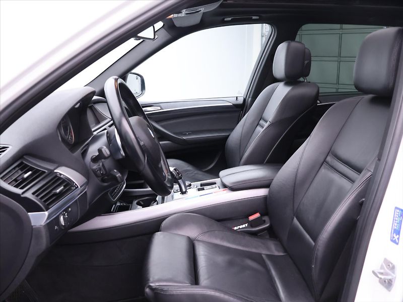 BMW X5 3,0 M50d 280kW Panorama - fotka 12 z 31