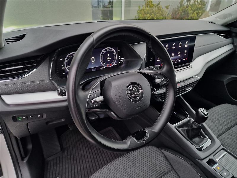 Škoda Octavia 2.0 TDI Style,původ ČR,1.Maj. - fotka 19 z 50