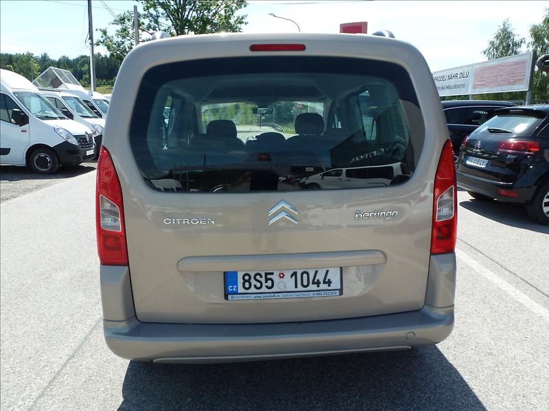 Citroën Berlingo 1,6 HDI  Multispace - fotka 12 z 44