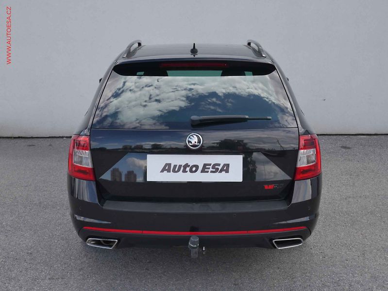 Škoda Octavia (2014) 2.0 TDi, RS, DSG, navi - fotka 5 z 13