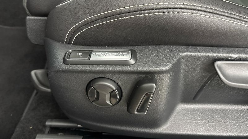 Volkswagen Passat 2.0 TDI DSG Elegance Variant - fotka 21 z 27