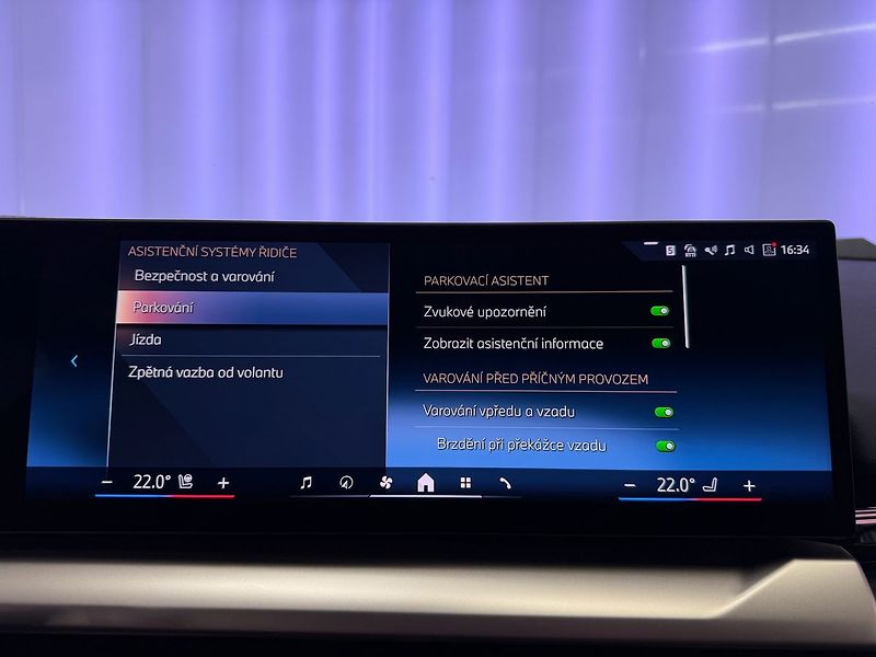 BMW Řada 5 520d xDrive, M-SPORT, HUD, H/K - fotka 24 z 33
