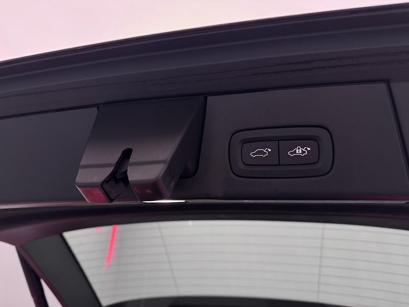 Volvo V90 CC D5 AWD PRO POLESTAR CZ AUT  - fotka 25 z 42