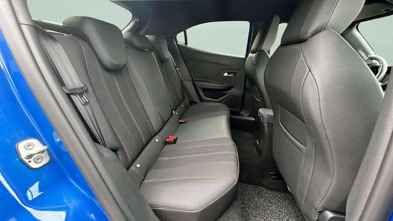 Opel Mokka GS Line 5DR 1.2 TURBO 74kW MT6 - fotka 34 z 40