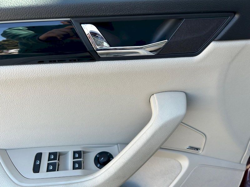 Škoda Superb (2016) Laurin & Klement 2.0 TDI 140kW - fotka 12 z 35