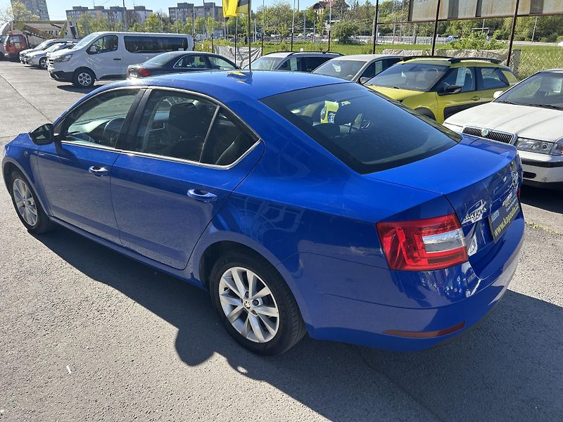Škoda Octavia 2.0 TDI DSG Ambition - fotka 27 z 31