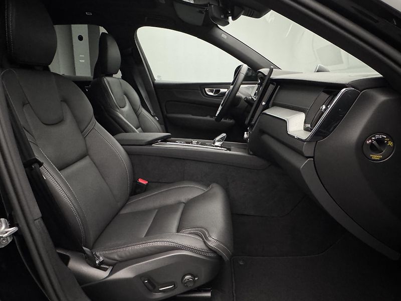 Volvo XC60 T6 AWD RECHARGE ULTRA CZ 1.maj - fotka 29 z 57