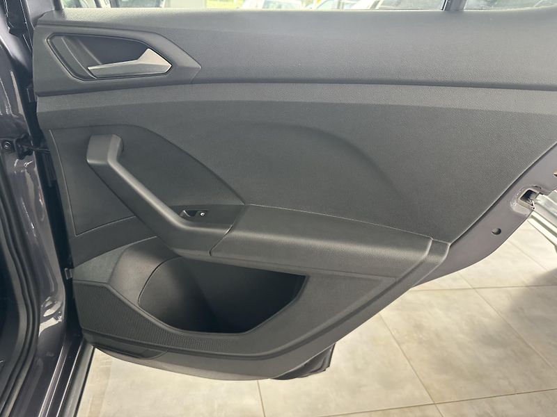 Volkswagen T-Cross (2025) 1,0TSi DSG IQ.LIGHT TAŽNÉ NAVI - fotka 21 z 32