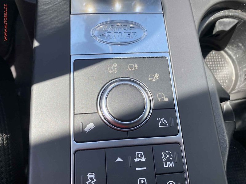 Land Rover Discovery (2017) 3.0 Tdv 6 4x4, ČR, AT, LED - fotka 17 z 21