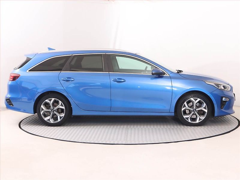 Kia Ceed (2021) 1.5 T-GDI, Automat, Serv.kniha - fotka 6 z 21