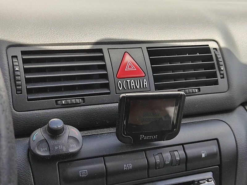Škoda Octavia (2007) Combi Tour 1,9 Tdi 74Kw - fotka 12 z 27