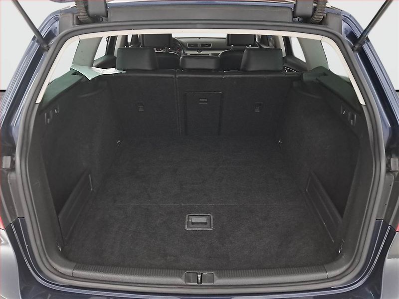 Volkswagen Passat (2014) 2.0 TDI, Automat, Xenony - fotka 14 z 21