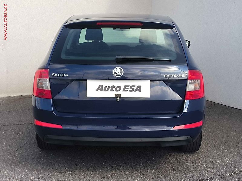 Škoda Octavia (2015) 1.6TDi, ČR, AC, park.čidla - fotka 5 z 17