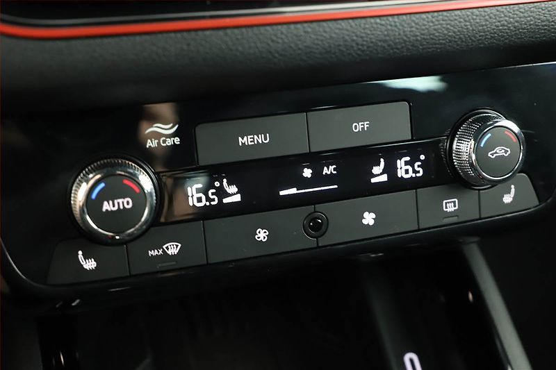 Škoda Scala (2024) Drive 1.0 TSI - fotka 14 z 15