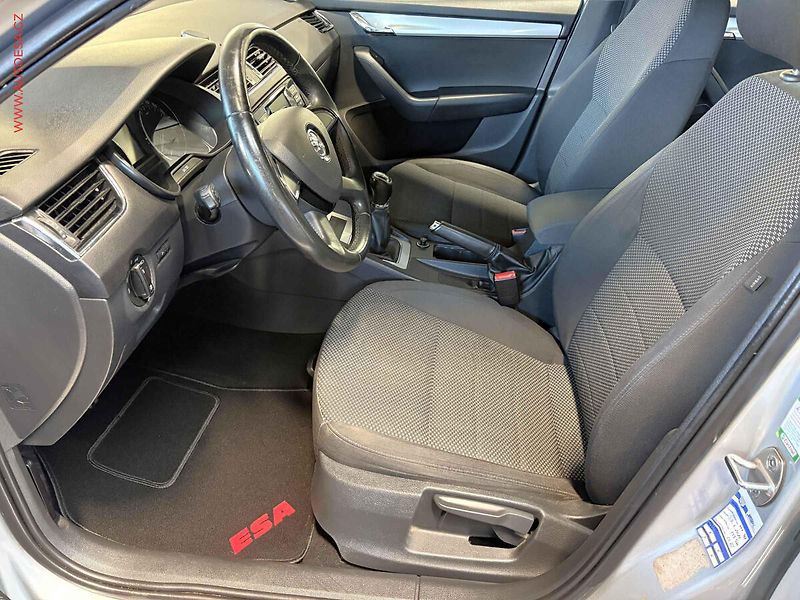 Škoda Octavia (2015) 1.6 TDi, ČR, AC, temp. - fotka 9 z 12