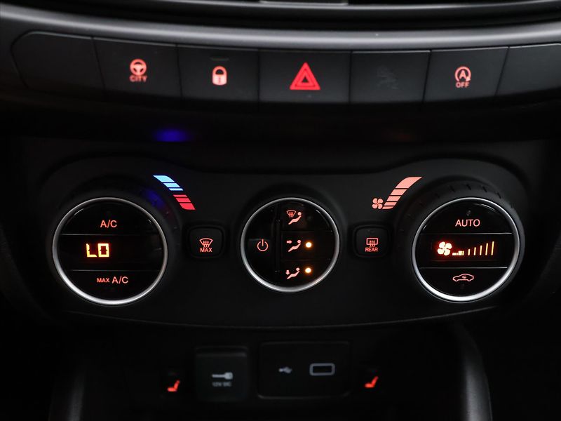 Fiat Tipo 1,4 16V 70kW CZ Street - fotka 23 z 34