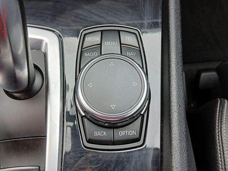 BMW Řada 5 (2016) 3.0 d GT 530xDrive, 1.maj,ČR - fotka 21 z 27
