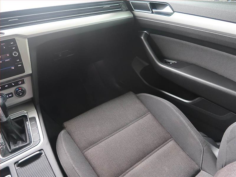 Volkswagen Passat (2018) Comfortline 2.0 TDI, Automat - fotka 8 z 18