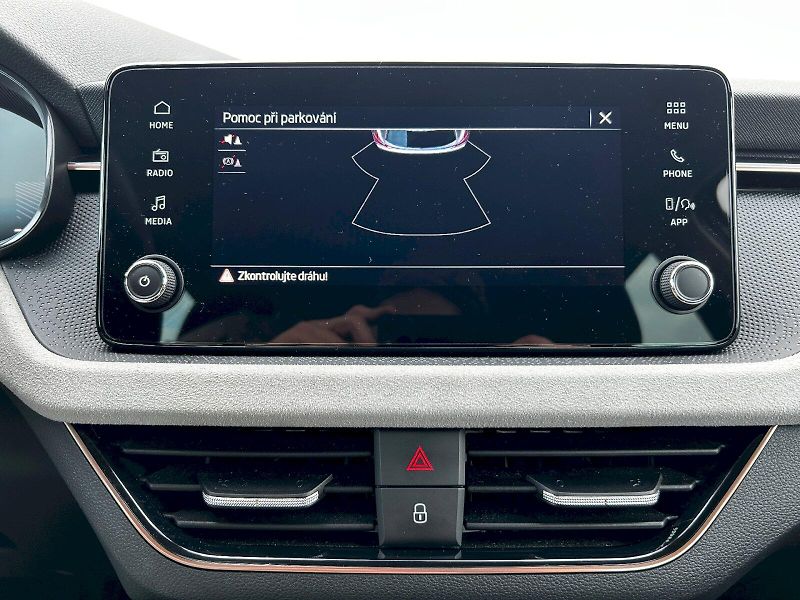 Škoda Kamiq (2024) 1.0 TSI 85kW MP6 Top Selection - fotka 19 z 35