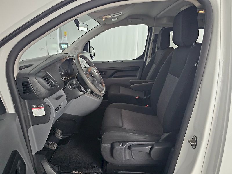 Toyota ProAce Verso (2022) 2.0D 140k L2 8S PROFESIONAL CO - fotka 6 z 24