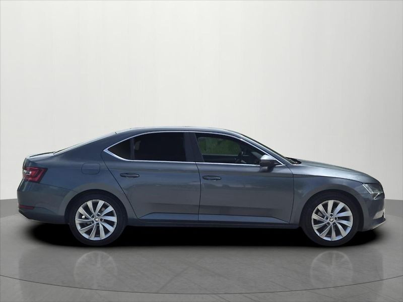 Škoda Superb 2,0 TDi 140 KW DSG STYLE ČR - fotka 8 z 25