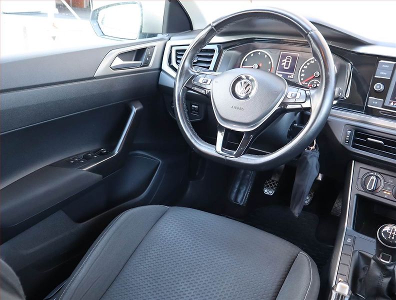 Volkswagen Polo (2017) 1.0 TSI, Tempomat - fotka 7 z 15