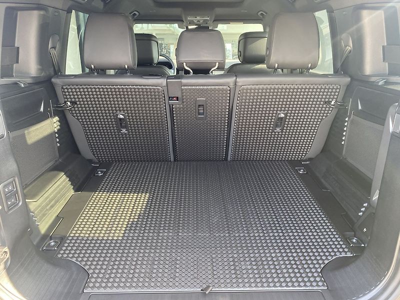 Land Rover Defender (2026) HSE X-Dynamic D350 110 - fotka 11 z 31