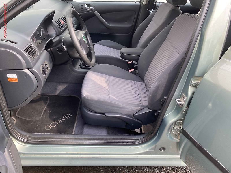 Škoda Octavia (2002) 1.6i, 2.maj,ČR, Elegance, TZ - fotka 9 z 17