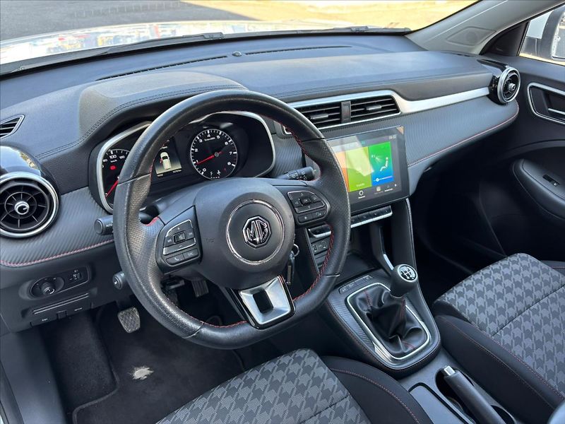 MG ZS 1,5 VTi  Essential Manuál - fotka 17 z 23