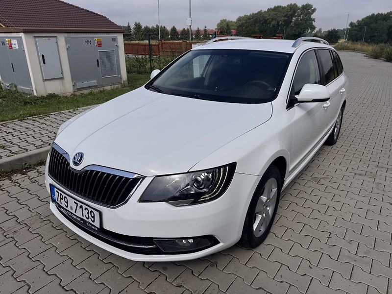 Škoda Superb 2.0TDI 103Kw DSG Elegance - fotka 2 z 18