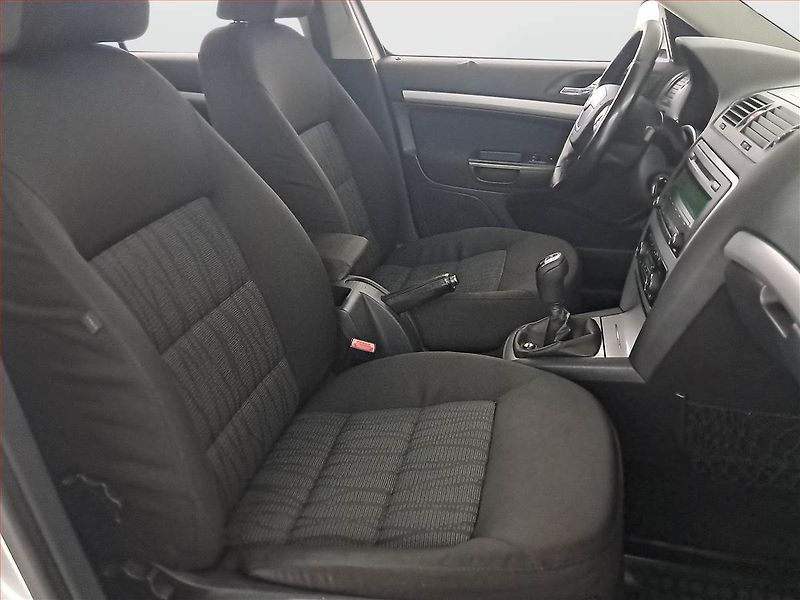 Škoda Octavia (2012) Elegance 1.6 TDI, po STK - fotka 9 z 17