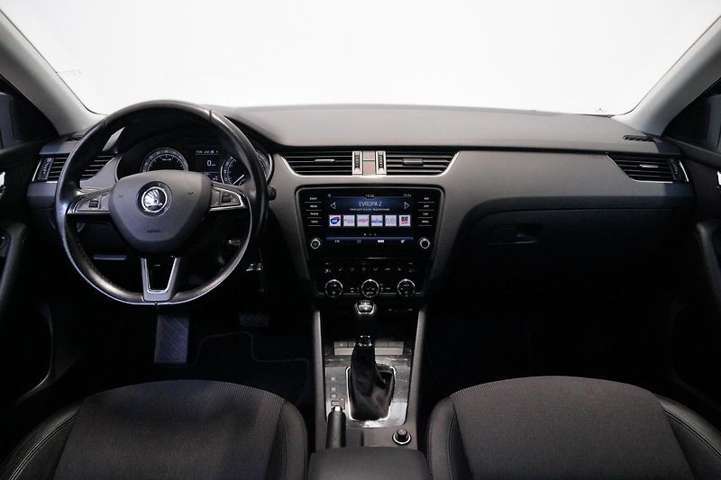 Škoda Octavia - fotka 5 z 27