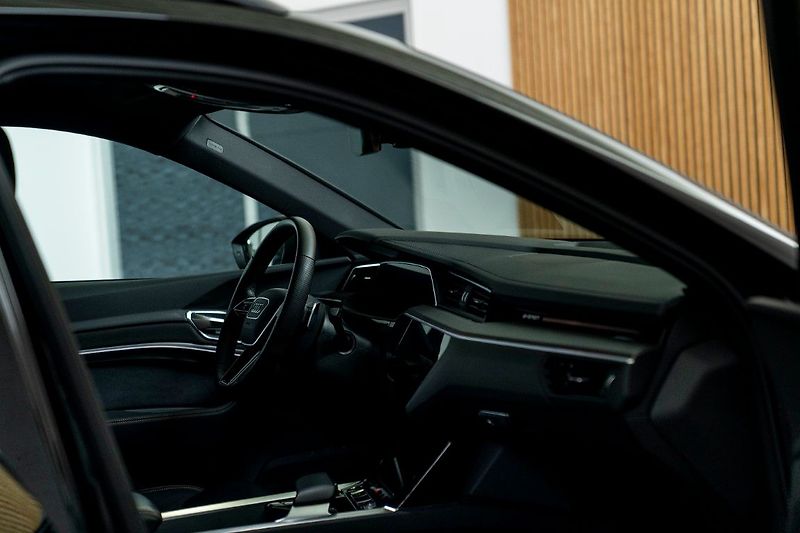 Audi e-tron 55 300kW SB BlackEd Taž ZÁRUKA - fotka 18 z 40
