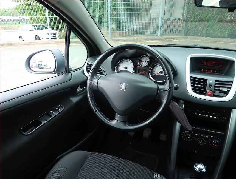Peugeot 207 (2012) 1.6 HDi, po STK, jezdí výborně - fotka 7 z 16
