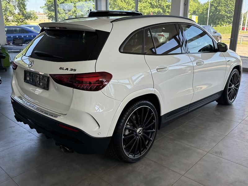 Mercedes-Benz GLA (2024) GLA 35 AMG 4-MATIC - fotka 6 z 37