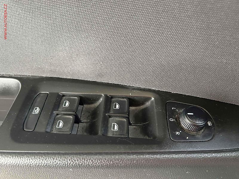Seat Leon (2014) 1.4TSi, Style, navi, +kola - fotka 11 z 16